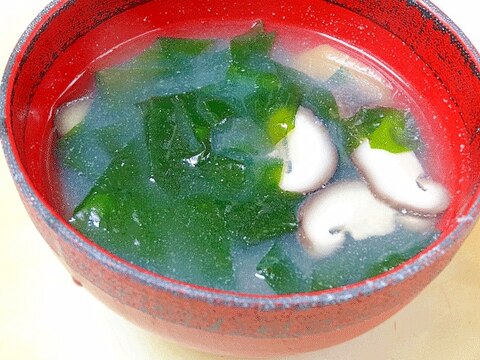 カニの殻はだしが出る! 「わかめスープ」